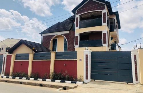 Ojokoro Apartamento | Montrose Gardens