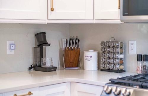 Belmont Casa | Montrose Manor- In the heart of Belmont!