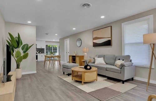 Newark Casa | Montrose Meadow Retreat – A Stylish & Serene Stay in Newark #42078