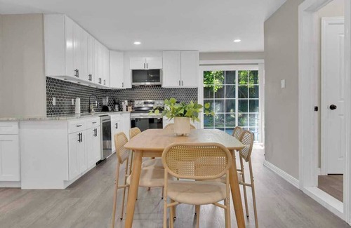 Newark Casa | Montrose Meadow Retreat – A Stylish & Serene Stay in Newark #42078