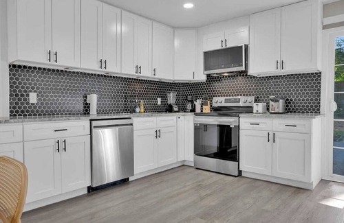 Newark Casa | Montrose Meadow Retreat – A Stylish & Serene Stay in Newark #42078