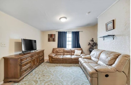 Temple Crest Casa | Montu's Landing! Rare Find 6 Bedroom House at Busch Gardens! Sleeps 15!