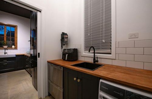 Mount Barker Casa | Monument House
