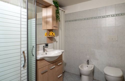 Monza Apartamento | [MONZA PARK-AUTODROME]BOUTIQUE & SPA WITH JACUZZI POOL