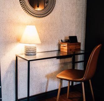 East Memphis Casa | Moody Blues Studio Perfect For Work Or Romance