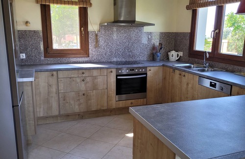 Somatas Villa | Villa privada rodeada de naturaleza y con excelentes vistas al mar y la montaña.