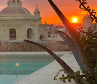 Cospicua Cama Y Desayuno | Moon Malta Boutique Stay with Rooftop Pool & Sea Views of Valletta, Grand Harbour & Three Cities