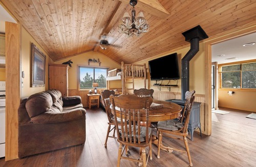 Deadwood Apartamento | Moon Mountain loft in charming Deadwood