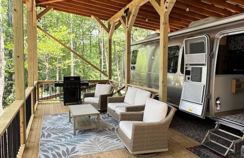 Crellin Casa | “Moonbeam” (Airstream)