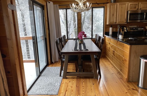 Chalet Village Chalet De Esquí | MoonDancer Chalet - Surreal views of Mt. LeConte /Downtown Gatlinburg 2BR/2BA