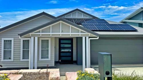 Catherine Hill Bay Casa | Moonee Retreat - 200m to beach and ocean reserve views