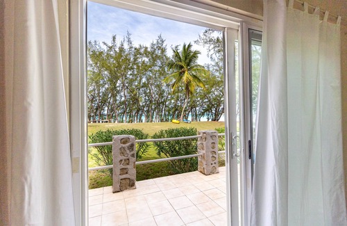 Gregory Town Casa | Casa recién remodelada directamente en la playa de Gaulding Cay