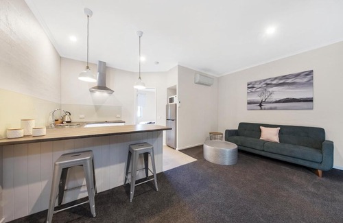Rye Hotel | Moonlight Bay Apartments