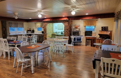 Burks Fork Cama Y Desayuno | Moonlight Manor Bed and Breakfast