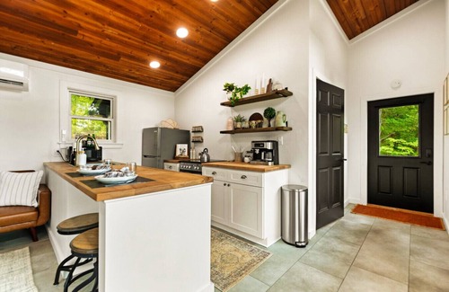 Stanton Apartamento | Hot Tub + Fire Pit | Dog Friendly Fun | Big Porch