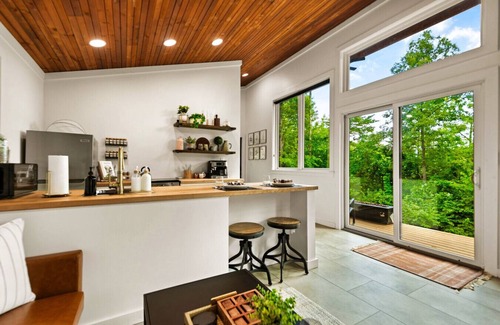 Stanton Apartamento | Hot Tub + Fire Pit | Dog Friendly Fun | Big Porch