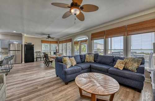Long Bay Estates Casa | Moonlighting Whole House - Eight Bedroom Eight Bath Home w/pool