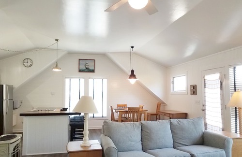 Ocracoke Apartamento | Ático de Moonraker: alojamiento de estudio en el mercado de Spencer