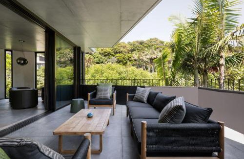 Byron Bay Casa | Moonrise - 4 BR designer home above Wategos Beach