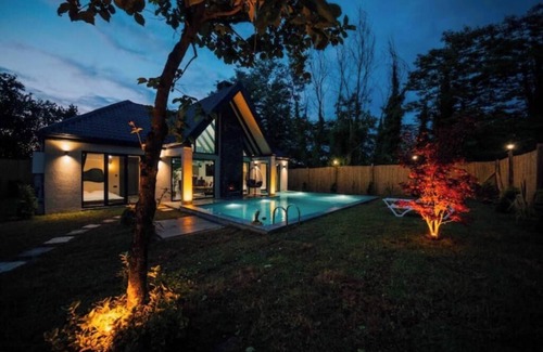 Yanik Villa | MoonSA Boutique Villas - Bungalow with a Hot Pool