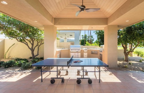 La Quinta Cabaña | Moonshine by Avantstay Modern & Stylish Estate w/ Bar, Fire Pit & Hot Tub 5 bd