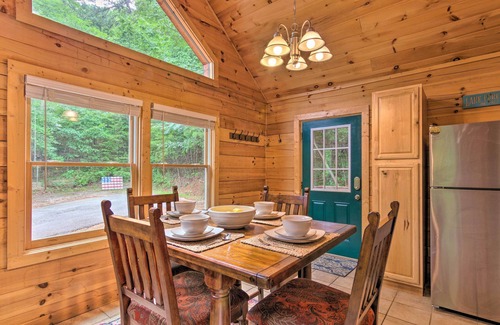 Lake Lure Cabina | 'Moonshine Manor' Cabin w/ Hot Tub, Near Lake Lure