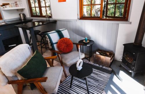 Bitou Cabina | Moonshine on Whiskey Creek