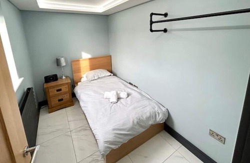 Norwich Casa | Moonsticks, Modern & Well Presented 5 Bed House