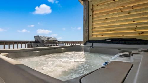 Port Bolivar Casa | MoonStone 3BR Beachfront w Hot Tub Amazing Beach Views and Large Deck