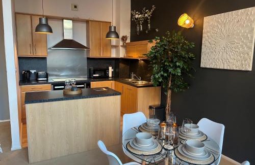 Birmingham City Centre Apartamento | MoonStone Loft -Wyndale -1BR W/Private Parking