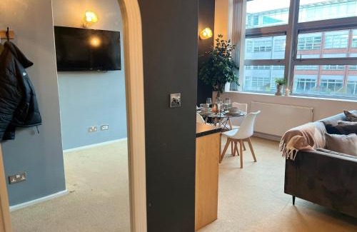 Birmingham City Centre Apartamento | MoonStone Loft -Wyndale -1BR W/Private Parking