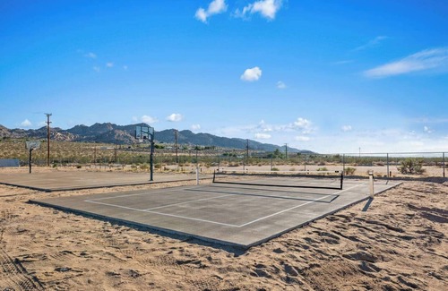 Joshua Tree Casa | Moonstone: Pool, Spa, Pickle Ball Court & Sauna