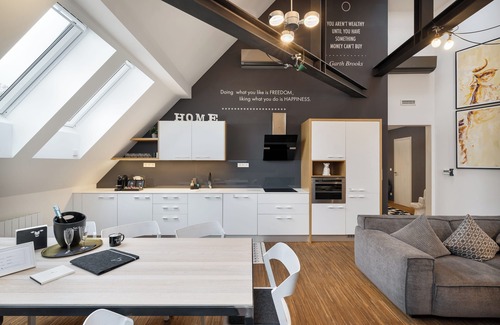 Nove Mesto Apartamento | MOOo Downtown