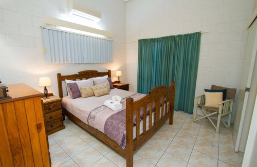 Seventeen Seventy Casa | Moorings 1770 - Luxury 4 bedroom Beach House, sleeps 10. Amazing views, Balinese Pool & Cabana area.