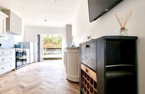 Splott Casa | Moorland House by Switchback Stays