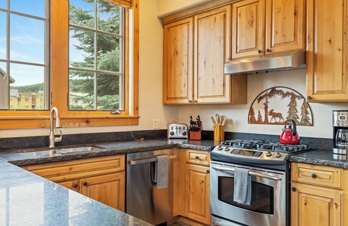 Big Sky Condominio | Moosehead Lodge | Big Sky Town Center