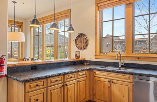 Big Sky Condominio | Moosehead Lodge | Big Sky Town Center