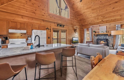 Sevierville Cabina | Moosehead Lodge – Fantastic Cabin at Lake Douglas!
