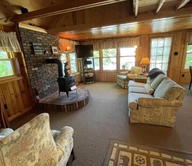 Sebago Casa | MOOSEY ON INN LIMIT 8 cottage
