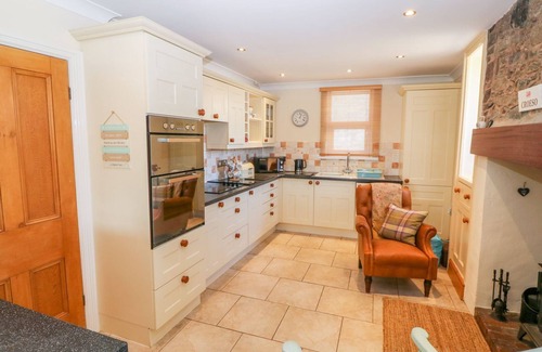 Newborough Casa | MORANNEDD, pet friendly, with open fire in Newborough