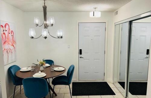 Downtown Edmonton Apartamento | Mordern 2BedRoom Downtown Apt with Free Parking & Wifi