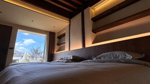 Lijiang Casa | More Sunshine Villa 猫在雪山下田野里民宿
