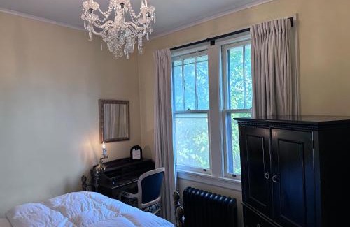 Buffalo Casa | Moreland Guesthouse