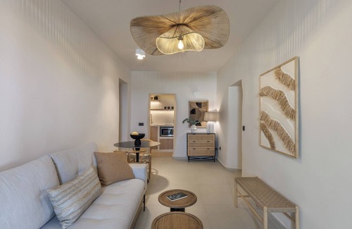 Firostefani Apartamento | Morfes 2bedroom aprt with Plunge heated pool and Sea View by Caldera Houses