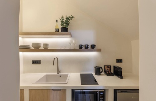 Firostefani Apartamento | Morfes 2bedroom aprt with Plunge heated pool and Sea View by Caldera Houses