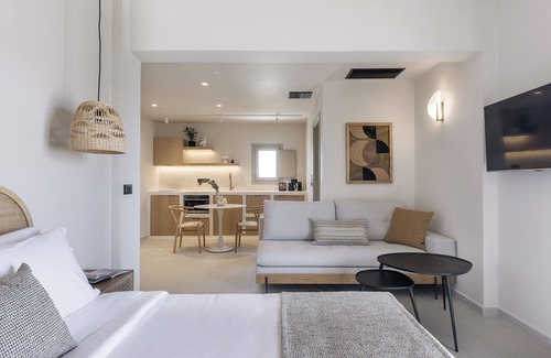 Firostefani Casa | Morfes Luxury Suites by Caldera Houses