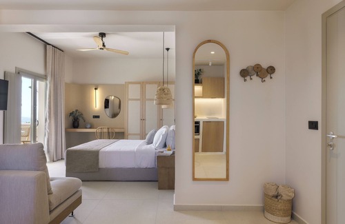 Firostefani Casa | Morfes Luxury Suites by Caldera Houses