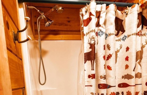 Hartford Cabina | Morgan's Creek