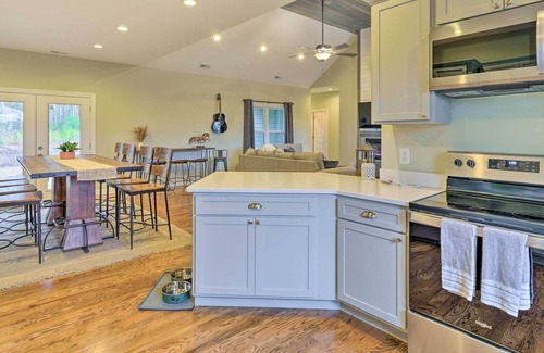 Morganton Casa | Morganton Retreat w/ Access to Beach & Trails