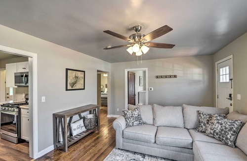 Morgantown Casa | Morgantown Home w/ Patio: Near WVU Football!